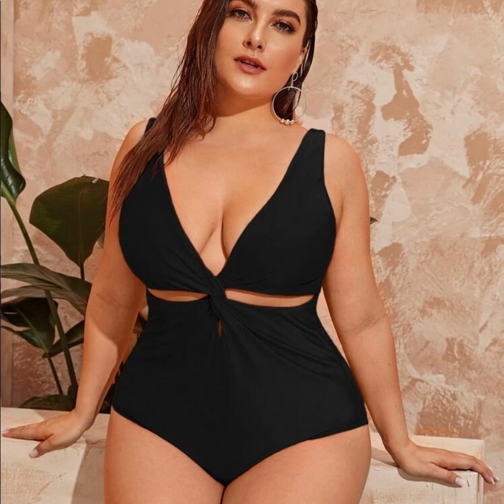 NWT Plus Size Swimsuit